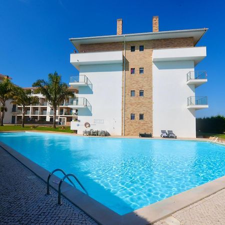 Pebble - 1 Bedroom Apartment Sleeps 5 With Pool & Tennis Court São Martinho do Porto Eksteriør bilde