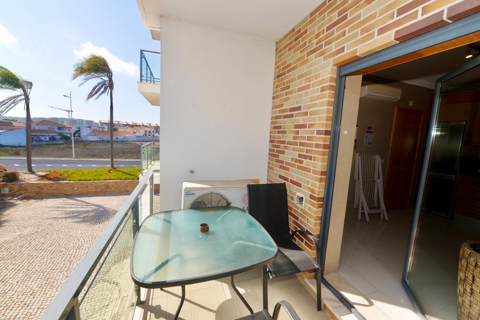 Pebble - 1 Bedroom Apartment Sleeps 5 With Pool & Tennis Court São Martinho do Porto Eksteriør bilde