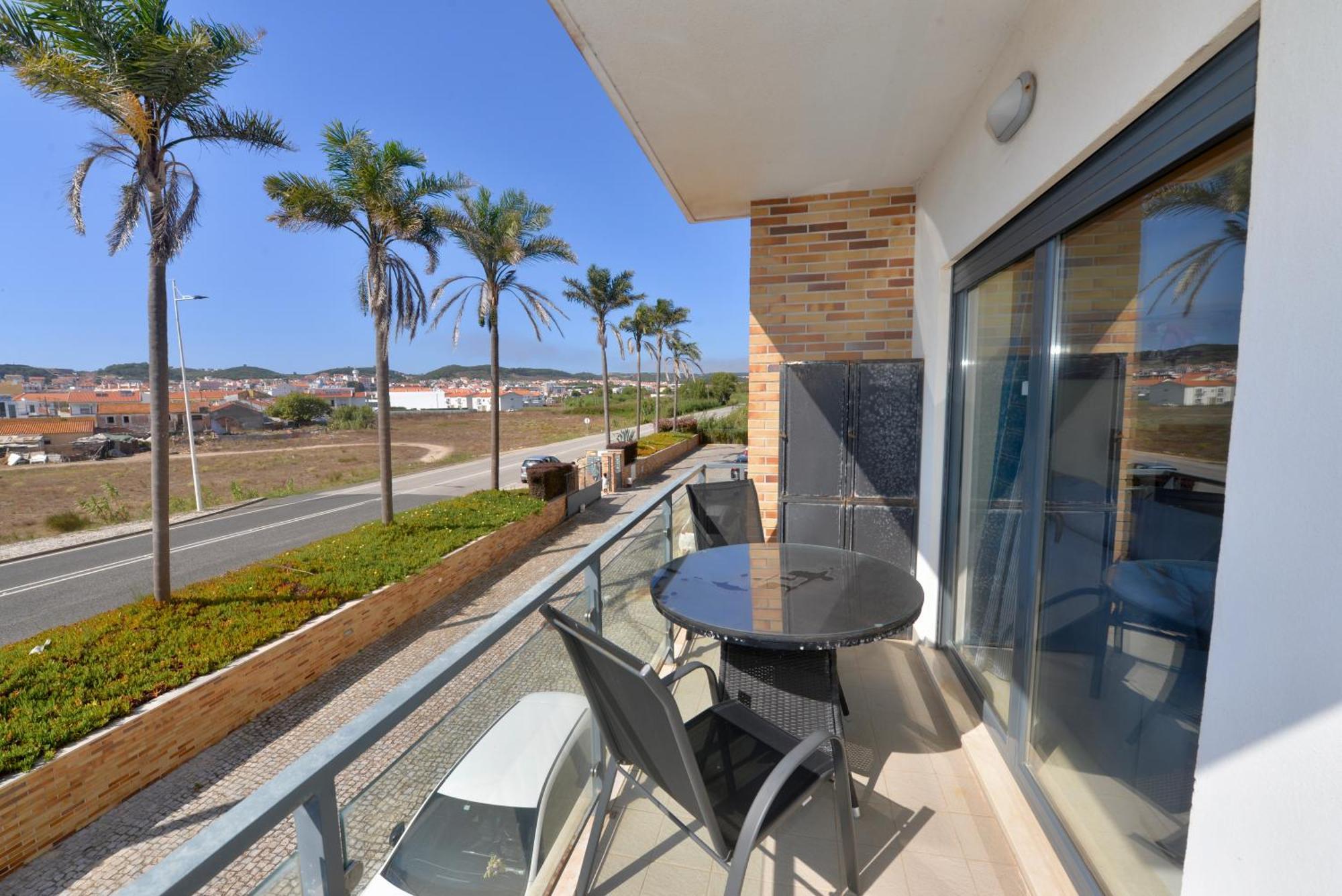 Pebble - 1 Bedroom Apartment Sleeps 5 With Pool & Tennis Court São Martinho do Porto Eksteriør bilde