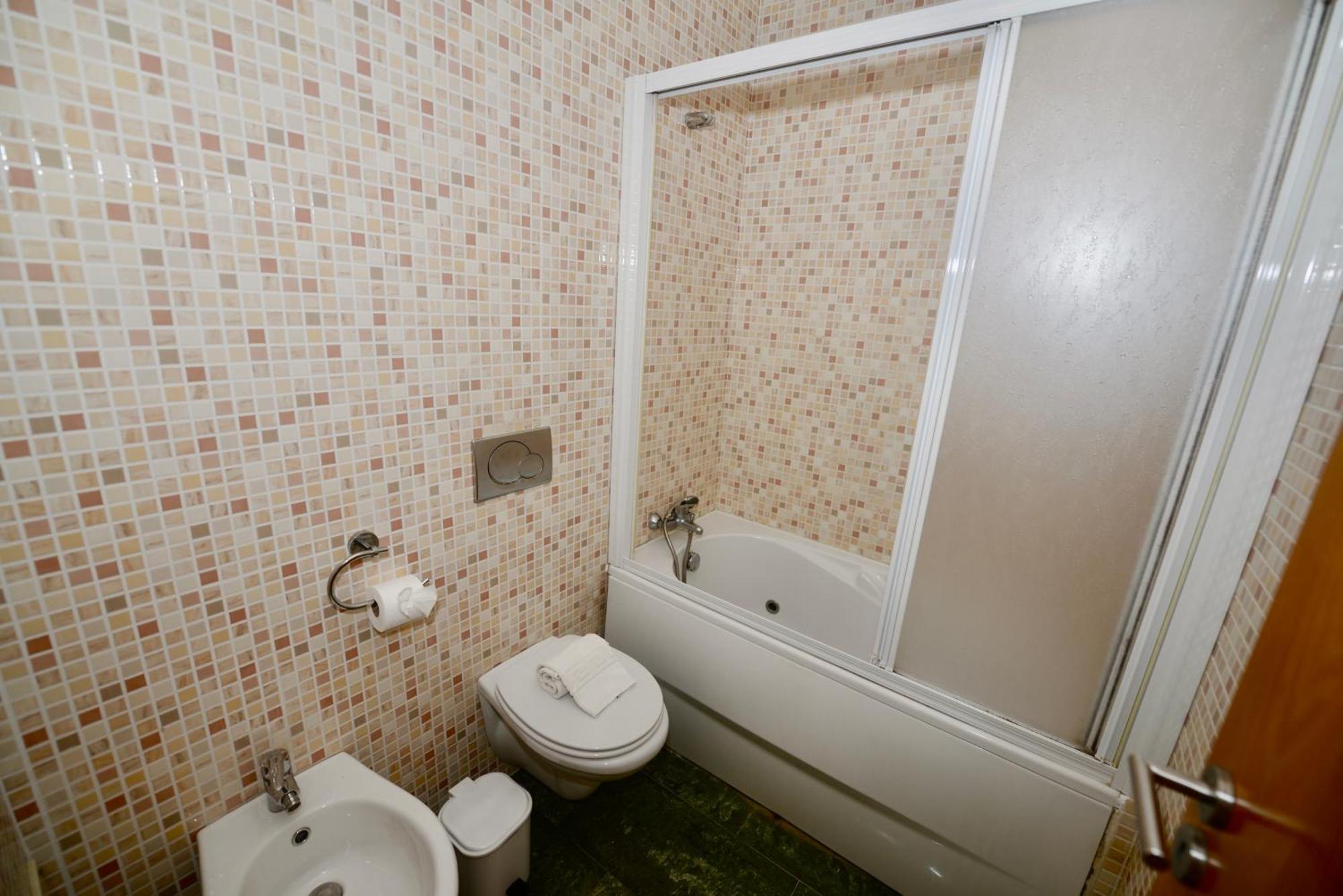 Pebble - 1 Bedroom Apartment Sleeps 5 With Pool & Tennis Court São Martinho do Porto Eksteriør bilde