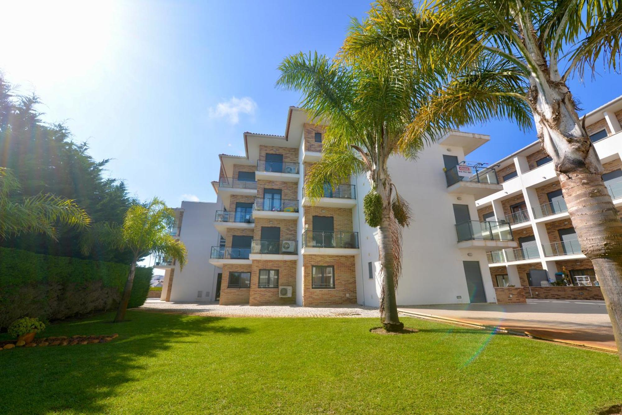 Pebble - 1 Bedroom Apartment Sleeps 5 With Pool & Tennis Court São Martinho do Porto Eksteriør bilde