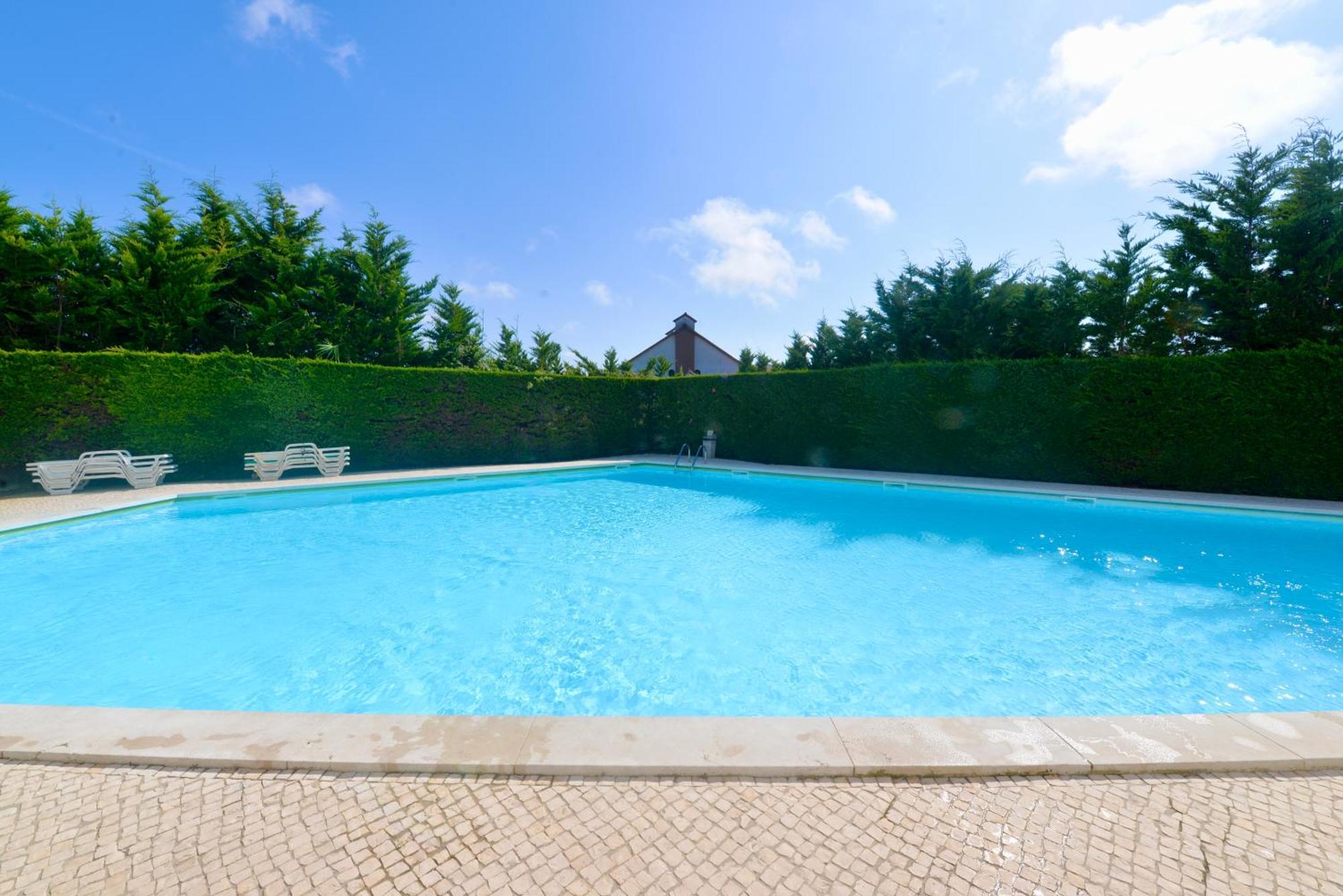 Pebble - 1 Bedroom Apartment Sleeps 5 With Pool & Tennis Court São Martinho do Porto Eksteriør bilde