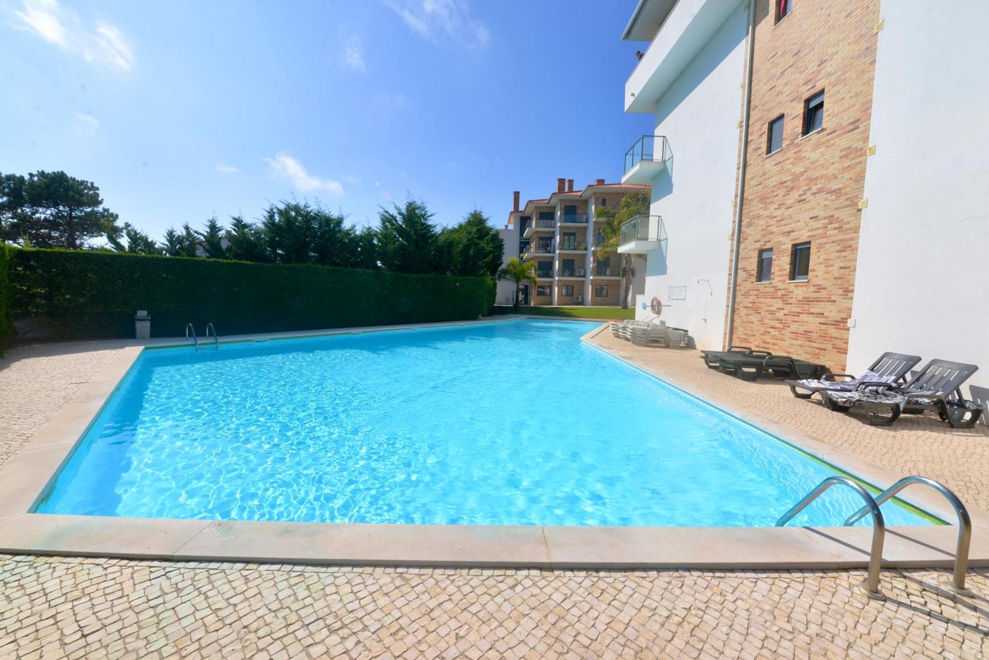 Pebble - 1 Bedroom Apartment Sleeps 5 With Pool & Tennis Court São Martinho do Porto Eksteriør bilde